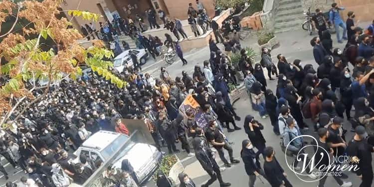 20 نوفمبر يوم الطفل العالمي يصادف مع ذكرى يوم الأربعين لمقتل إسراء بناهي 15عاما في انتفاضة إيران