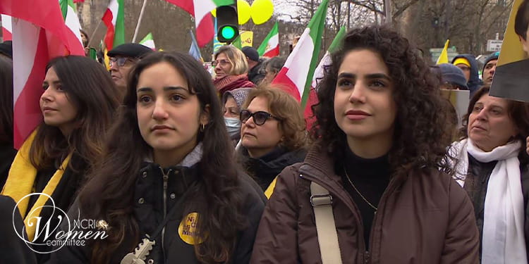   يجب ألا تمحى جرائم الاستبداد الديني جرائم الدكتاتورية الشاه من الذاكرة السياسية الإيرانية