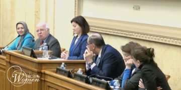سروناز جيت ساز: تريد النساء الإيرانيات الإطاحة بالنظام المناهض للنساء بأكمله