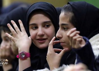 الهجمات الكيمائية على الطالبات تزلزل المدارس الإيرانية