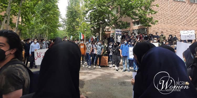 طلاب العلوم والصناعة