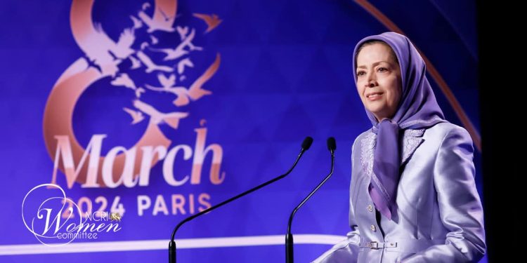 مشارکة النساء الفاعلة والمتکافئة في القیادة‌ السیاسیة ضرورة‌الدیمقراطیة