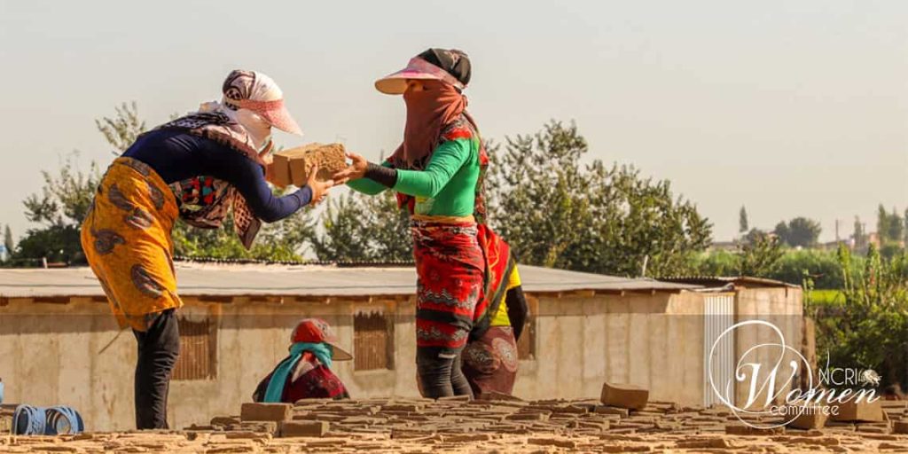 ظروف النساء العاملات في إيران قاسية - يوم العمال العالمي
