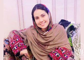 مريم محمود آبادي، 25 عامًا، محتجزة في الحبس الانفرادي التابع لقوات الحرس في كرمان