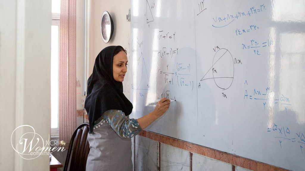 يوم المعلم العالمي: نظرة على وضع المعلمات في إيران
