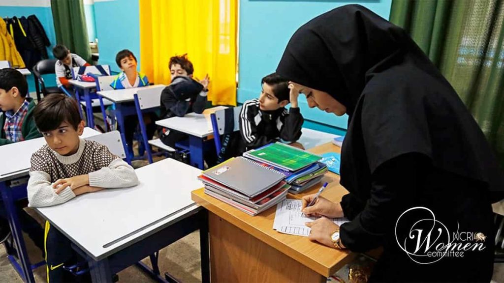 يوم المعلم العالمي: نظرة على وضع المعلمات في إيران