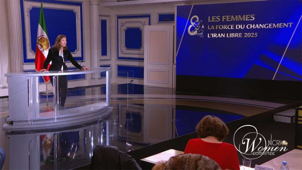 إنغريد بيتانكور تلقي خطابها في مؤتمراليوم العالمي للمرأة في باريس