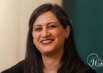 اعتقال أنیسا فنائیان، المواطنة البهائية، في سمنان لتنفيذ حکمها بالسجن