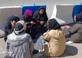 احتجاج عائلة حيدرانلو أمام سجن أرومية ضد تنفيذ حكم الإعدام