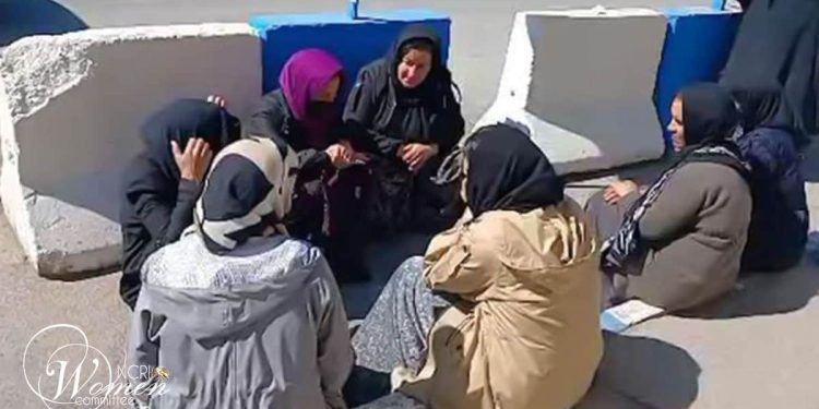 احتجاج عائلة حيدرانلو أمام سجن أرومية ضد تنفيذ حكم الإعدام