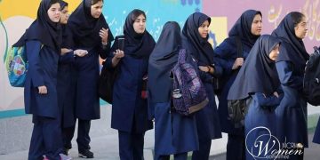 أسلوب جديد لفرض الحجاب الإلزامي: النظام الإيراني ينشر الشرطة في المدارس