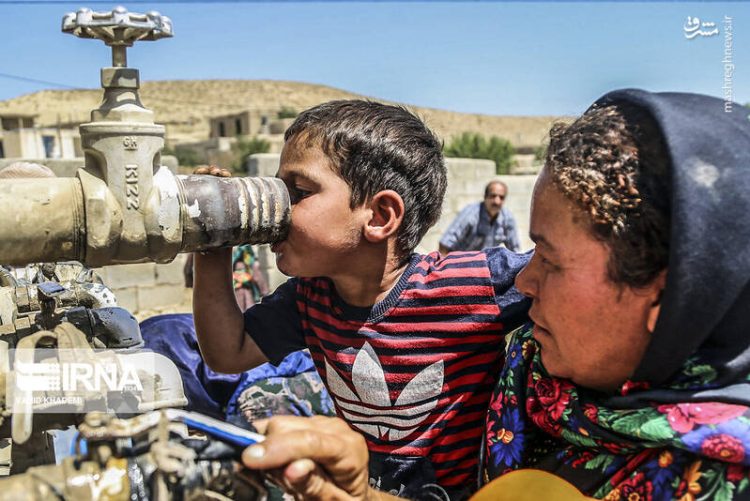 الأبعاد الجندرية لأزمة المياه في إيران: آثارها على الصحة والمعيشة المرأة وأمنها 
كيف تتحمل النساء في إيران العبء الأكبر للأزمة