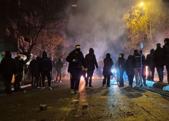 اتساع الانتفاضة الوطنية للشعب الإيراني إلى 207 مدن ومعنويات المتظاهرين مرتفعة رغم القمع الدموي