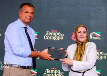 منح «جائزة الشجاعة» لسروناز جيت‌ساز رئيسة لجنة المرأة في المجلس الوطني للمقاومة الإيرانية