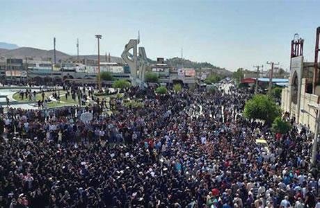 تظاهرات بزرگ