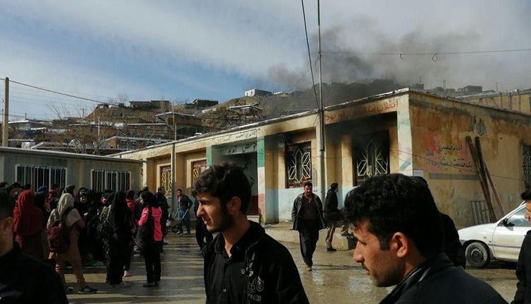 دختر دانشجو