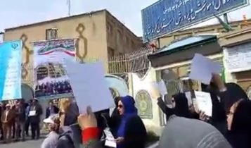 اعتراض معلمین در کرمانشاه و شرکت زنان در آن