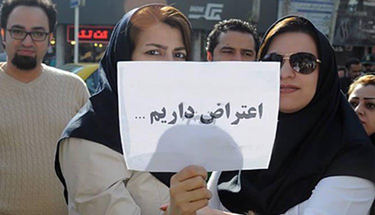 پرستاران در دهدشت به دلیل عدم دریافت ۶ ماه حقوق دست از کار می کشند