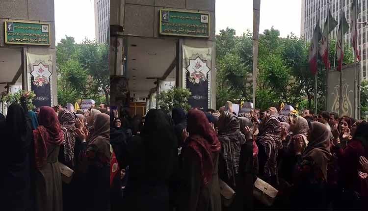 بازنشستگان فرهنگی و مالباختگان تهران و پرستاران در کرج اعتراض می کنند