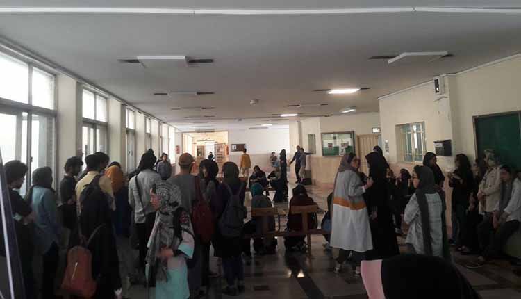 اعتراضات دانشجویان در دانشگاه های تهران و گیلان همچنان ادامه دارد
