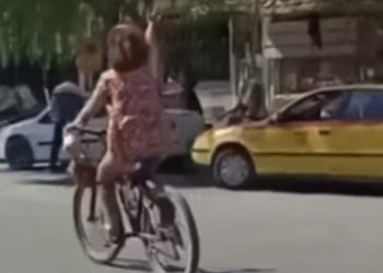 فراخوان به آزادی فوری خانمی که به دلیل نفی حجاب اجباری دستگیر شده است