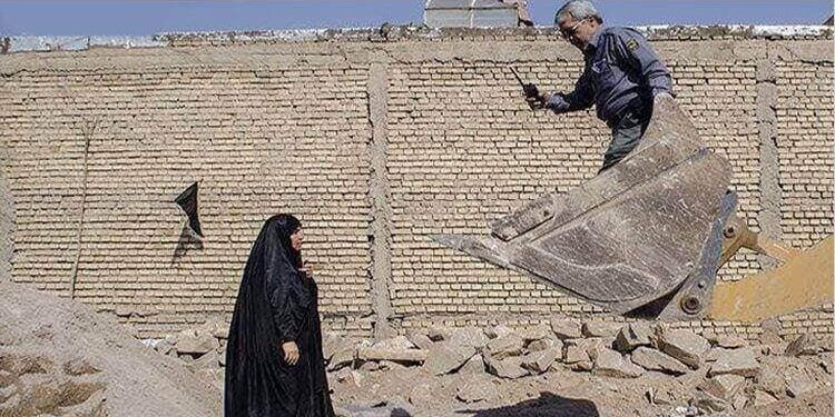ایستادگی زنان روستایی در برابر حملات ظالمانه نیروهای سرکوبگر رژیم