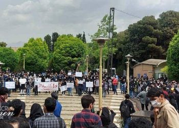 دانشجویان دانشگاه علم و صنعت: خوابگاه دختران یک بندی از زندان