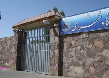 حمله خشونت آمیز مسئولین زندان قرچک شورش علیه زندانیان سیاسی