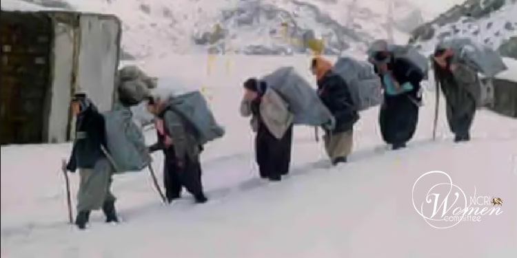 زنان خانواده کولبران – جدال جان برای نان در کوهستان 