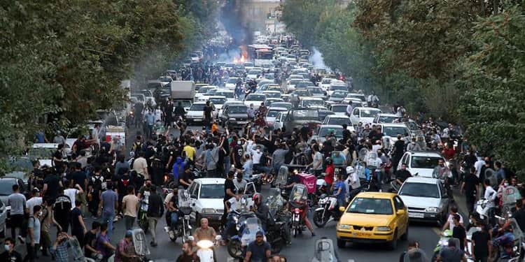 نگرانی از خشونت و محدودیت های اینترنت در ایران افزایش می یابد