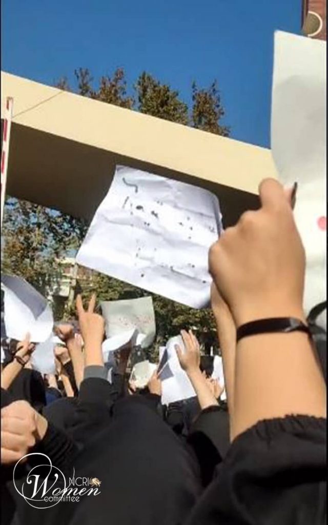 صدای زنان بلند و واضح در روز چهل و یکم قیام ایران