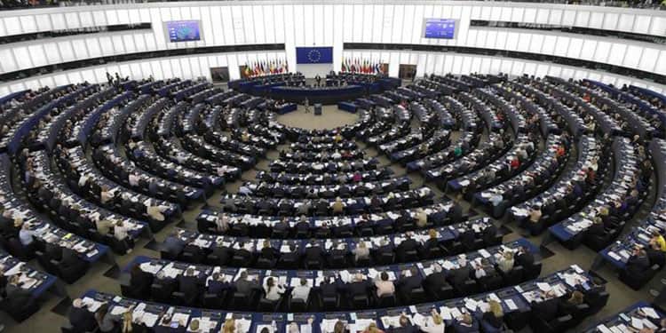 پارلمان اروپا رژیم ایران را به دلیل سرکوب حقوق زنان محکوم کرد