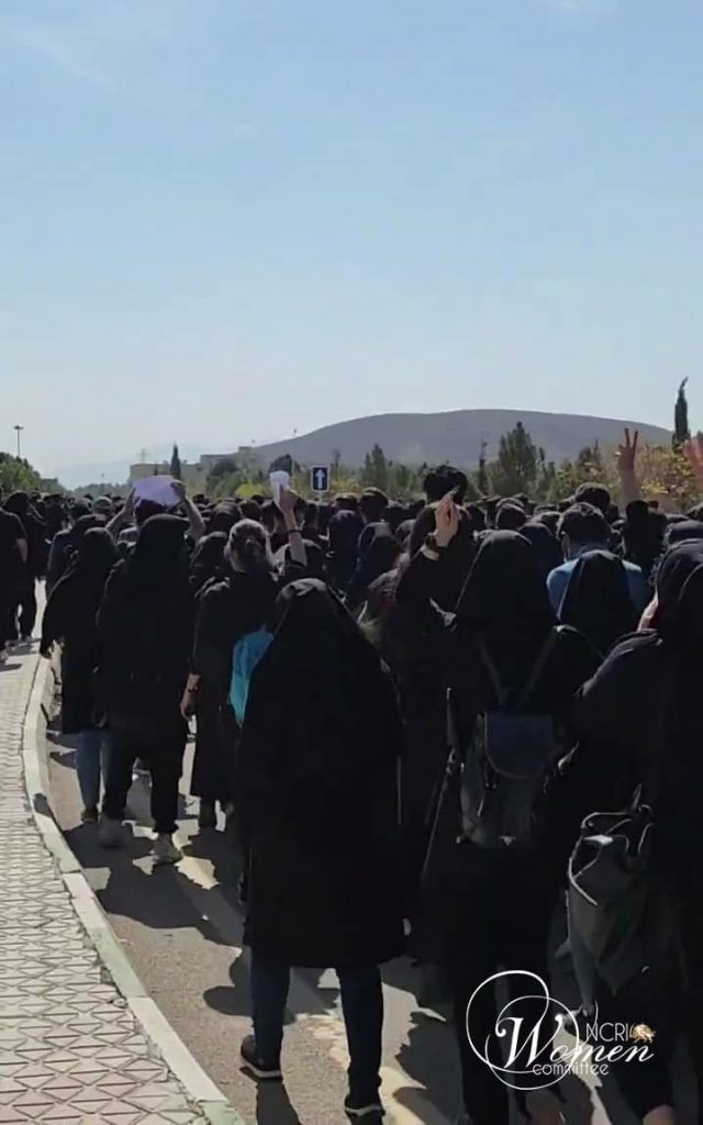 صدای زنان بلند و واضح در روز چهل و یکم قیام ایران