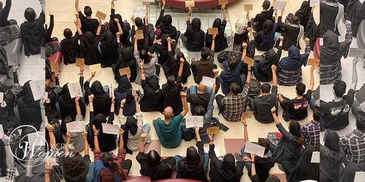 دختران دبیرستانی در روز هجدهم به اعتراضات ایران پیوستند