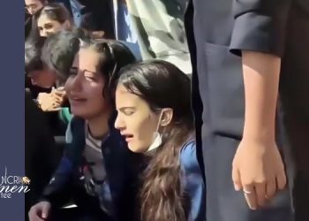 روز چهارشنبه ۳۰ فروردین ۱۴۰۲ رژیم ملایان به مسموم کردن دختران دانش‌آموز در ایران ادامه داد. دانش آموزان با گاز سمی مسموم شدند.