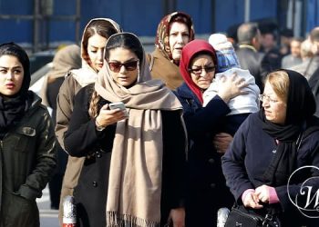 فراتر از حجاب: قیام زنان ایرانی علیه یک دیکتاتوری مذهبی