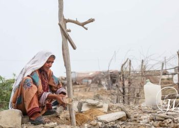 مامورین یک زن ۵۰ساله بلوچ را مورد هتک حرمت و ضرب و شتم قرار می دهند