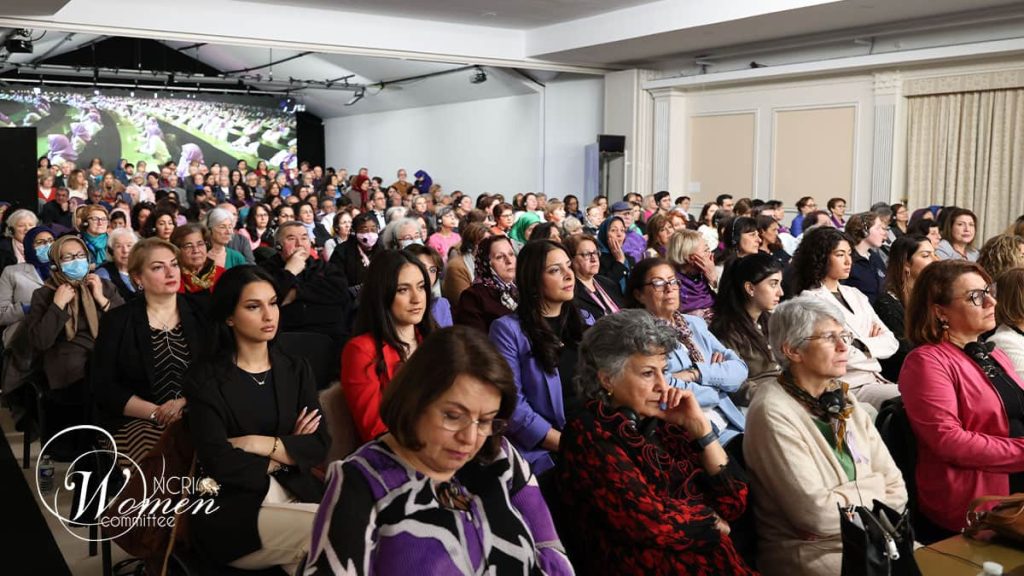 سروناز چیت ساز روز جهانی زن