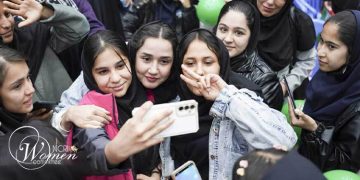 روز جهانی جوانان؛ پرچم آزادی در دستان زنان جوان ایران