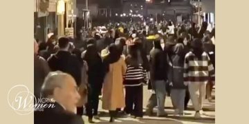 قیام سراسری مردم ایران با نقش فعال زنان وارد مرحلهای نوین شد