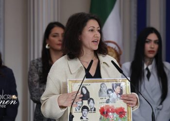 آزاده اخباری در کنفرانس روز جهانی زن ۲۰۲۶: آزادی و حق تعیین سرنوشت بیش از صد سال است که تپش قلب مردم ایران بوده است