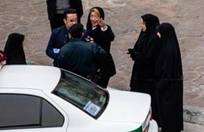 Iran : la patrouille du vice huée à Téhéran