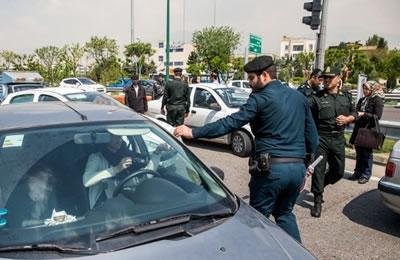 La police a carte blanche en Iran pour traiter les infractions des femmes