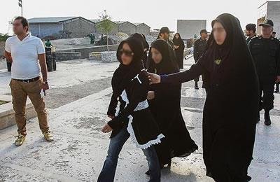 Iran: des boutiques de vêtements fermées pour des mannequins en plastique non voilés