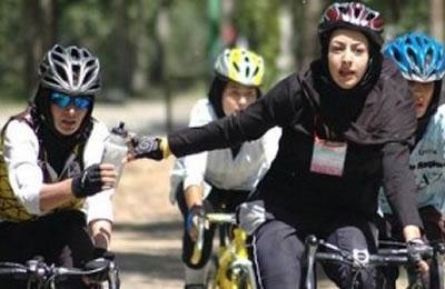 Iran : des femmes à vélo empêchées d’entrer en ville