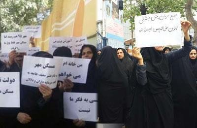 Les femmes manifestent dans deux grandes villes d’Iran