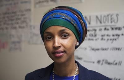Le Minnesota élit la première femme d’origine somalienne au Congrès