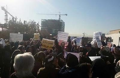 Iran: Des retraitées protestent durant le discours de Rohani au Majlis