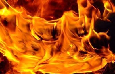 Iran: une femme se suicide par le feu