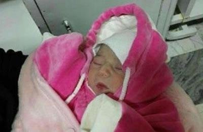 Iran: Une petite fille trouvée dans une poubelle